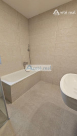 ARETÉ REAL- PRENÁJOM  KRÁSNEHO,KOMPLETNE ZARIADENÉHO 4 IZB.DOMU  V NOVOSTAVBE, 2 PARKOVACIE STÁTIA-VINOSADY