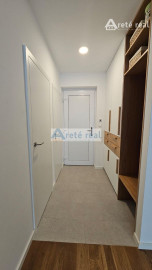 ARETÉ REAL- PRENÁJOM  KRÁSNEHO,KOMPLETNE ZARIADENÉHO 4 IZB.DOMU  V NOVOSTAVBE, 2 PARKOVACIE STÁTIA-VINOSADY