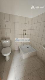 Areté real - Prenájom prevádzkových priestorov s parkovacím miestom vo výborne dostupnej lokalite v Pezinku, Šenkvická cesta, GAS CENTRUM