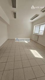 Areté real - Prenájom prevádzkových priestorov s parkovacím miestom v dobrej lokalite v Pezinku, ul. Šenkvická cesta, GAS CENTRUM