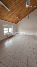 Areté real - Prenájom prevádzkových priestorov s parkovacím miestom v dobrej lokalite v Pezinku, ul. Šenkvická cesta, GAS CENTRUM