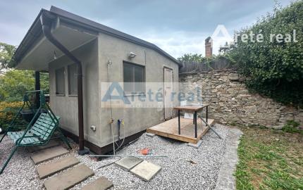 ARETÉ REAL – PREDAJ RODINNÉHO DOMU S NEBYTOVÝMI  BUDOVAMI KONČIACIMI NÁDÁHERNOU ZÁHRADOU A MESTSKÝMI HRADBAMI V CENTRE MODRY, ŠTÚROVA