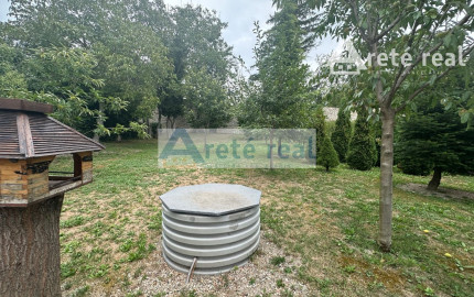 ARETÉ REAL – PREDAJ STAVEBNÉHO POZEMKU S RODINNÝM DOMOM, NEBYTOVÝMI BUDOVAMI A NÁDÁHERNOU ZÁHRADOU V CENTRE MODRY, ŠTÚROVA