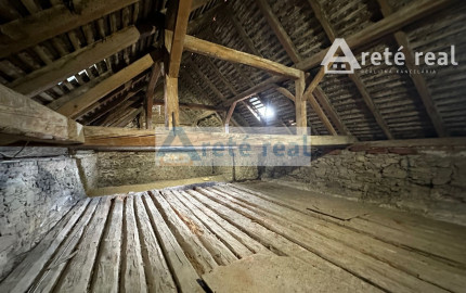 ARETÉ REAL – PREDAJ STAVEBNÉHO POZEMKU S RODINNÝM DOMOM, NEBYTOVÝMI BUDOVAMI A NÁDÁHERNOU ZÁHRADOU V CENTRE MODRY, ŠTÚROVA