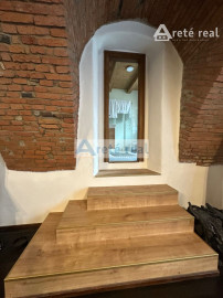 ARETÉ REAL – PREDAJ STAVEBNÉHO POZEMKU S RODINNÝM DOMOM, NEBYTOVÝMI BUDOVAMI A NÁDÁHERNOU ZÁHRADOU V CENTRE MODRY, ŠTÚROVA