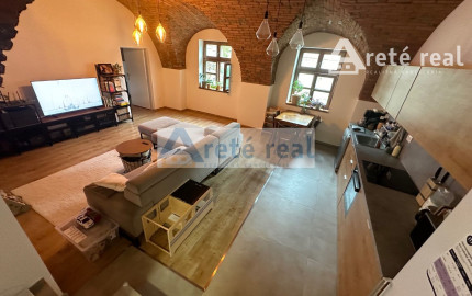 ARETÉ REAL – PREDAJ STAVEBNÉHO POZEMKU S RODINNÝM DOMOM, NEBYTOVÝMI BUDOVAMI A NÁDÁHERNOU ZÁHRADOU V CENTRE MODRY, ŠTÚROVA