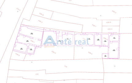 ARETÉ REAL – PREDAJ STAVEBNÉHO POZEMKU S RODINNÝM DOMOM, NEBYTOVÝMI BUDOVAMI A NÁDÁHERNOU ZÁHRADOU V CENTRE MODRY, ŠTÚROVA