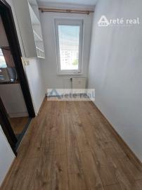 Areté real - Prenájom výborne dispozične riešeného 3,5-izbového bytu s loggiou v dobrej lokalite v Pezinku, ul. Svätoplukova