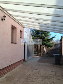 Areté real - Zľava! Predaj dvojgeneračného rodinného domu vhodného aj na podnikanie spojeného s bývaním v strategickej lokalite s prístupom priamo z hlavnej cesty v obci Viničné,