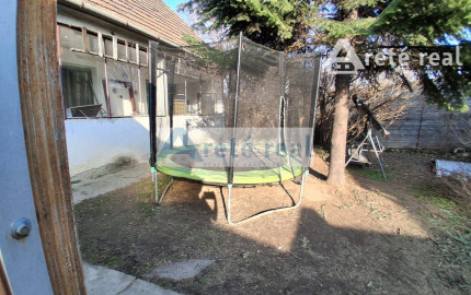 Areté real - Zľava! Predaj dvojgeneračného rodinného domu vhodného aj na podnikanie spojeného s bývaním v strategickej lokalite s prístupom priamo z hlavnej cesty v obci Viničné,