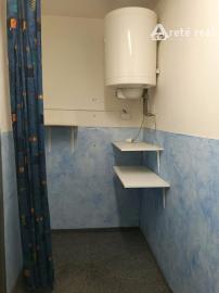 Areté real, Prenájom skladových priestorov v obci Viničné