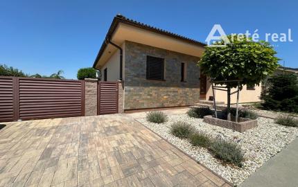 ARETÉ REAL - PREDAJ NOVOSTAVBY 4-IZBOVÉHO RD V NOVEJ LOKALITE, ŠENKVICE, A. BEHUNKA