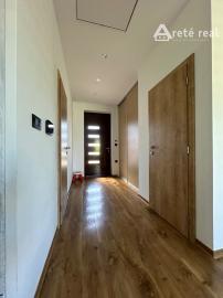 ARETÉ REAL - PREDAJ NOVOSTAVBY 4-IZBOVÉHO RD V NOVEJ LOKALITE, ŠENKVICE, A. BEHUNKA