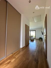 ARETÉ REAL - PREDAJ NOVOSTAVBY 4-IZBOVÉHO RD V NOVEJ LOKALITE, ŠENKVICE, A. BEHUNKA