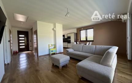 ARETÉ REAL - PREDAJ NOVOSTAVBY 4-IZBOVÉHO RD V NOVEJ LOKALITE, ŠENKVICE, A. BEHUNKA