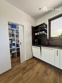 ARETÉ REAL - PREDAJ NOVOSTAVBY 4-IZBOVÉHO RD V NOVEJ LOKALITE, ŠENKVICE, A. BEHUNKA