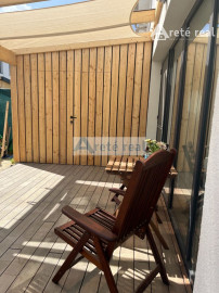 ARETÉ REAL- PRENÁJOM  KRÁSNEHO,KOMPLETNE ZARIADENÉHO 4 IZB.DOMU  V NOVOSTAVBE, 2 PARKOVACIE STÁTIA-VINOSADY