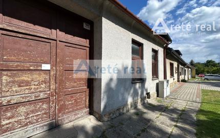 ARETÉ REAL – PREDAJ VINOHRADNÍCKEHO RODINNÉHO DOMU S NEBYTOVOU BUDOVOU V CENTRE MODRY, ŠTÚROVA