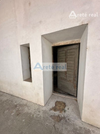 ARETÉ REAL – PREDAJ VINOHRADNÍCKEHO RODINNÉHO DOMU S NEBYTOVOU BUDOVOU V CENTRE MODRY, ŠTÚROVA