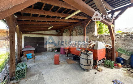 ARETÉ REAL – PREDAJ VINOHRADNÍCKEHO RODINNÉHO DOMU S NEBYTOVOU BUDOVOU V CENTRE MODRY, ŠTÚROVA