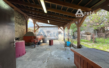 ARETÉ REAL – PREDAJ VINOHRADNÍCKEHO RODINNÉHO DOMU S NEBYTOVOU BUDOVOU V CENTRE MODRY, ŠTÚROVA