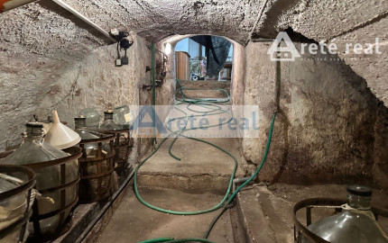 ARETÉ REAL – PREDAJ VINOHRADNÍCKEHO RODINNÉHO DOMU S NEBYTOVOU BUDOVOU V CENTRE MODRY, ŠTÚROVA