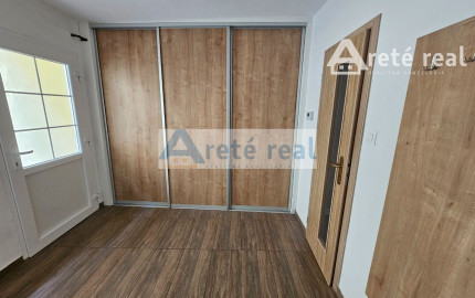 Areté real, Prenájom veľmi pekného 2-izbového bytu s parkovacím miestom v priamom centre mesta Pezinok