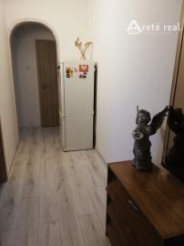 Areté real- Výmena slnečného 2 i.bytu v centre Senca s loggiou, výťah.