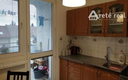 Areté real- Výmena slnečného 2 i.bytu v centre Senca s loggiou, výťah.