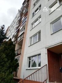 Areté real- Výmena slnečného 2 i.bytu v centre Senca s loggiou, výťah.