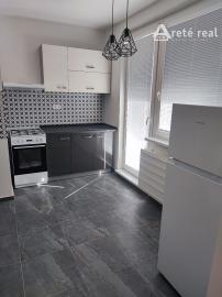 Areté real-Pripravujeme-Predaj slnečného 3izb.bytu po kompletnej rekonštrukcii s loggiou, murovanou pivnicou, miesto plné zelene