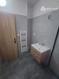 Areté real-Pripravujeme-Predaj slnečného 3izb.bytu po kompletnej rekonštrukcii s loggiou, murovanou pivnicou, miesto plné zelene