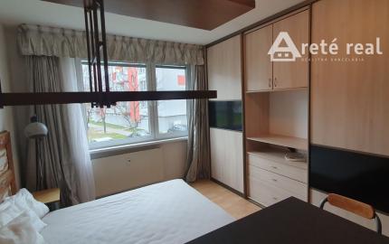 Areté real- prenájom útulnej garsónky v Modre. Voľná od 12.8