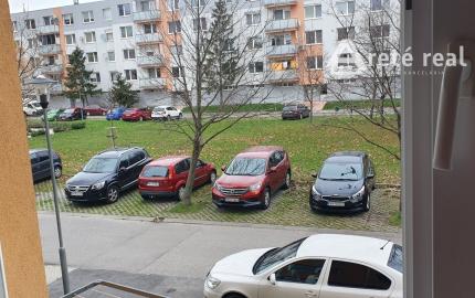 Areté real- prenájom útulnej garsónky v Modre. Voľná od 12.8