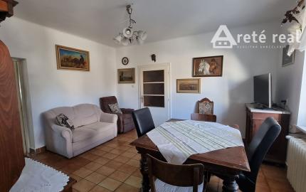 Areté real -  Prenájom veľmi pekného, priestranného 3- izbového bytu s parkovacím miestom v blízkosti centra Pezinka