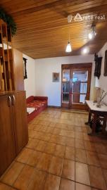 Areté real -  Prenájom veľmi pekného, priestranného 3- izbového bytu s parkovacím miestom v blízkosti centra Pezinka