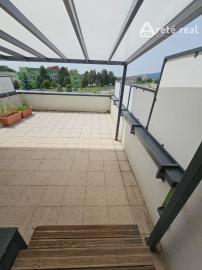 Areté real - Predaj výborne dispozične riešeného 4-izbového bytu s veľkorysou terasou a 2 parkovacími miestami v dobrej lokalite v Pezinku