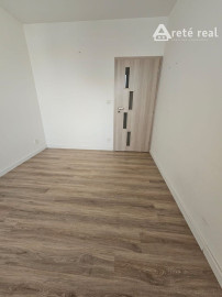 Areté real - Predaj výborne dispozične riešeného 4-izbového bytu s veľkorysou terasou a 2 parkovacími miestami v dobrej lokalite v Pezinku