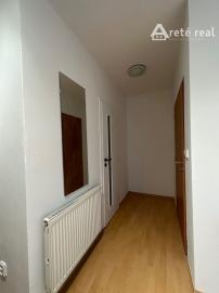 ARETÉ REAL - PRENÁJOM ČIASTOČNE ZARIADENÉHO 2-IZBOVÉHO BYTU V PRIAMOM CENTRE MESTA, PEZINOK, KOLLÁROVA