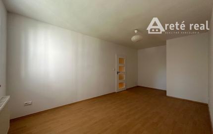 ARETÉ REAL - PRENÁJOM ČIASTOČNE ZARIADENÉHO 2-IZBOVÉHO BYTU V PRIAMOM CENTRE MESTA, PEZINOK, KOLLÁROVA