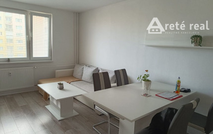 Areté real- ponúkame na prenájom pekný, moderný 2 izbový byt, priestranný s  loggiou. kompletne zariadený.