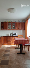 ARETÉ REAL - REZERVOVANÉ! PREDAJ ZAUJÍMAVÉHO 2-IZ.BYTU V CENTRE MESTA PEZINKA, TEHLOVÝ,PIVNICA