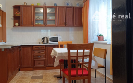 ARETÉ REAL - REZERVOVANÉ! PREDAJ ZAUJÍMAVÉHO 2-IZ.BYTU V CENTRE MESTA PEZINKA, TEHLOVÝ,PIVNICA