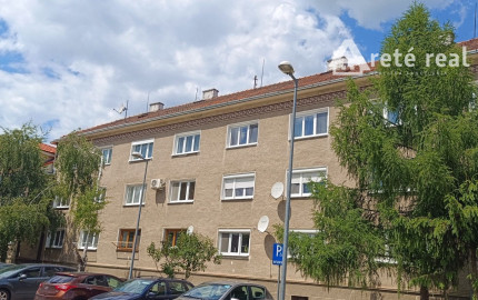 ARETÉ REAL - REZERVOVANÉ! PREDAJ ZAUJÍMAVÉHO 2-IZ.BYTU V CENTRE MESTA PEZINKA, TEHLOVÝ,PIVNICA