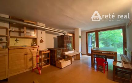 ARETÉ REAL – PREDAJ REKREAČNEJ CHATY PRI TRNIANSKOM POTOKU, PEZINOK, KUČIŠDORFSKÁ DOLINA