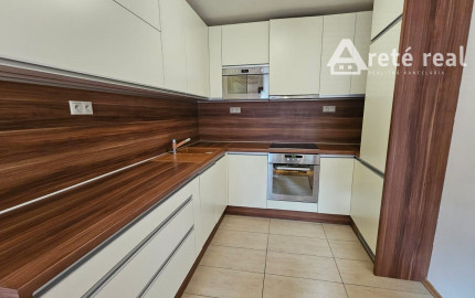 ARETÉ REAL- Predaj 4 izbového rodinného domu vo Svätom Jure, parkovacie miesto, záhrada, kúpou voľný