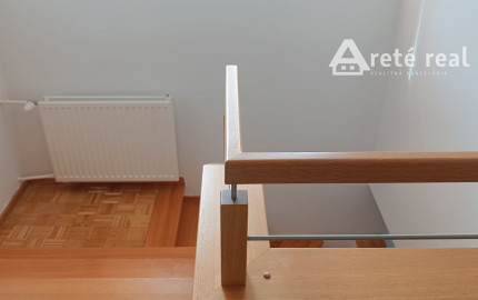 ARETÉ REAL- Predaj 4 izbového rodinného domu vo Svätom Jure, parkovacie miesto, záhrada, kúpou voľný