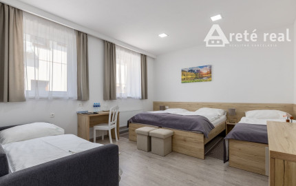 ARETÉ REAL – PREDAJ "HOTELA VINÁRSKY DOM“ S KOMPLETNÝM ZARIADENÍM PEZINOK CENTRUM
