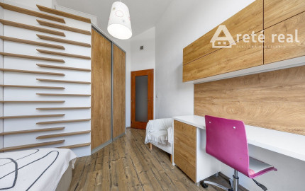 ARETÉ REAL – PREDAJ 4 -IZBOVÉHO RODINNÉHO DOMU S MNOHÝM PRÍSLUŠENSTVOM, BUDMERICE, PODHÁJSKA