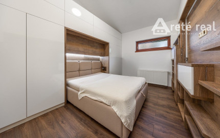 ARETÉ REAL – PREDAJ 4 -IZBOVÉHO RODINNÉHO DOMU S MNOHÝM PRÍSLUŠENSTVOM, BUDMERICE, PODHÁJSKA